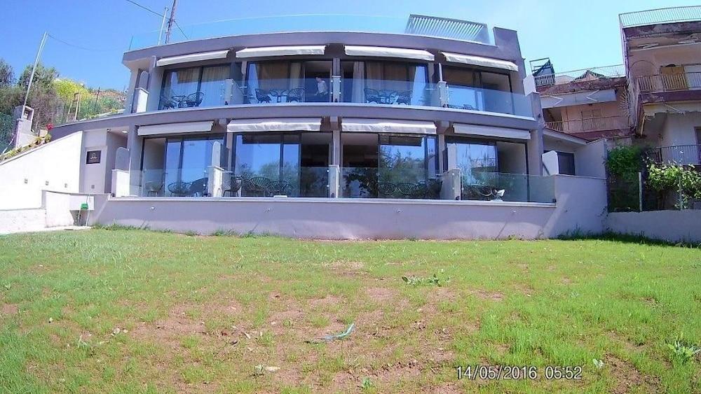 Katrin Luxury Studios Nea Moudania Exterior photo